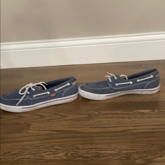 Levi’s - Picture 2 of 3